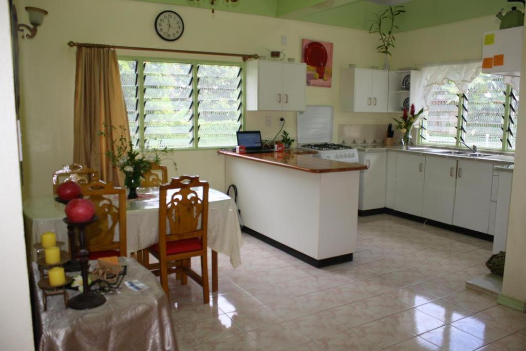 Malau Lodge Nuku'alofa Exteriér fotografie